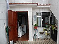 Vende-Se ótimo  ótima casa no centro  com 2..quartos sendo uma suíte valor R$ 330.000.00   